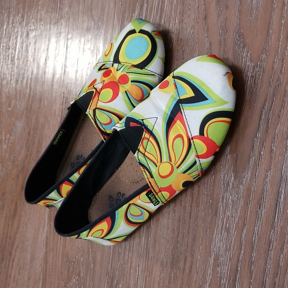(7) Dawgs Colorful Classic Slip On Shoes Casual Vacation Travel Coastal Resort